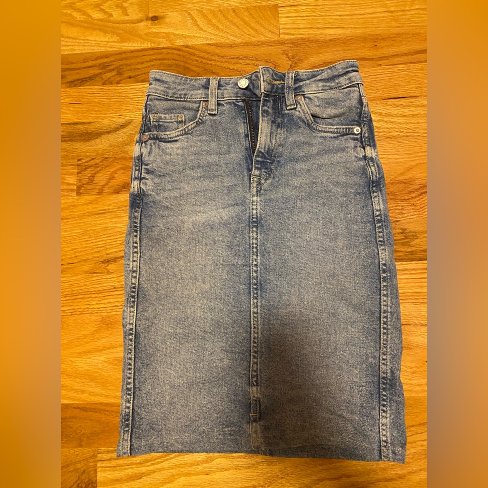 &Denim Light Blue Wash Knee Length skirt with pockets